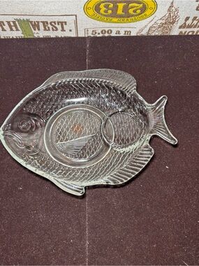 Clear Glass Fish-Shaped Serving Dish for Aquarium & Fish-Themed Decor